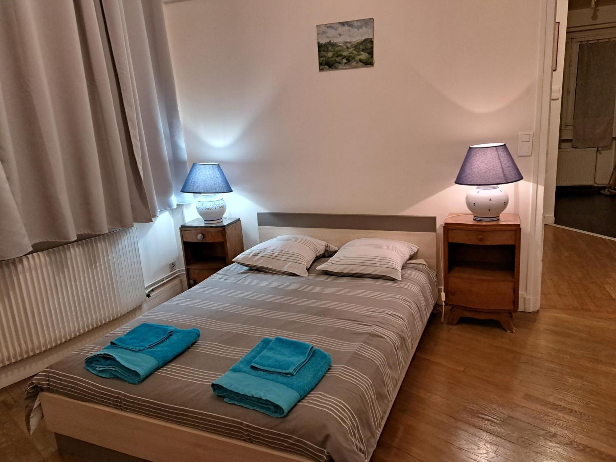 Charmant Appartement Au Pied Du Chateau Gien Exteriér fotografie