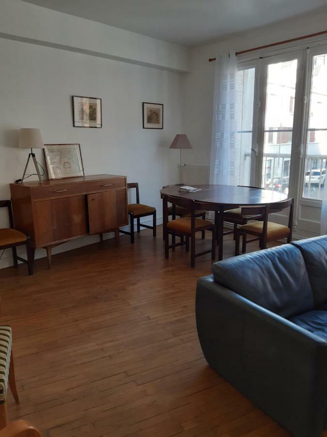 Charmant Appartement Au Pied Du Chateau Gien Exteriér fotografie